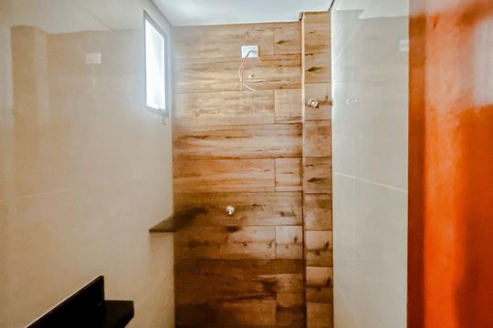 Banheiro de apartamento para alugar com 1 quarto, 44m² em Vila Carrão, São Paulo