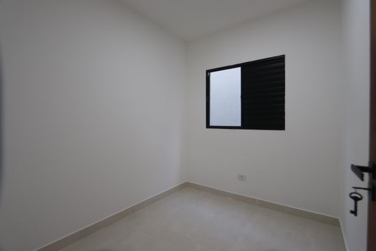 Quarto  de apartamento para alugar com 2 quartos, 54m² em Jardim Caguassu, São Paulo