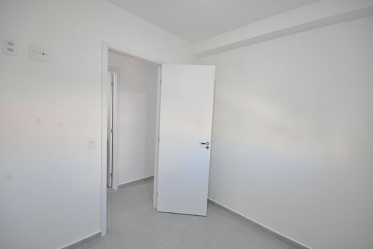 Quarto 2 de apartamento para alugar com 2 quartos, 49m² em Vila Gustavo, São Paulo