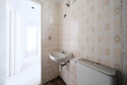 Banheiro de apartamento à venda com 2 quartos, 56m² em Parque Paineiras, São Paulo