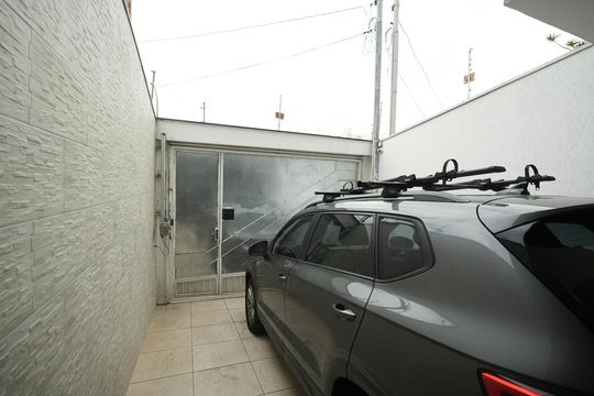 Garagem de casa à venda com 3 quartos, 169m² em Vila Bastos, Santo André