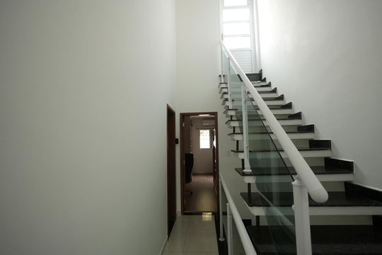 Escada de casa à venda com 3 quartos, 169m² em Vila Bastos, Santo André
