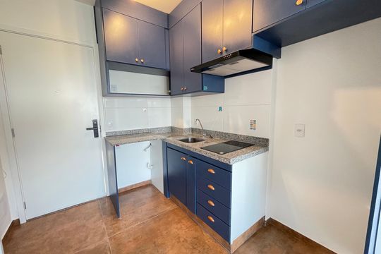Cozinha de apartamento para alugar com 1 quarto, 33m² em Butantã, São Paulo