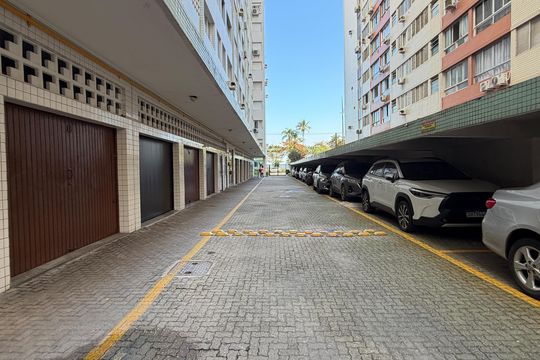 Garagem de kitnet/studio para alugar com 1 quarto, 35m² em Embaré, Santos