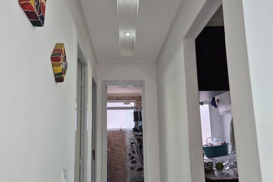 Corredor de apartamento para alugar com 2 quartos, 50m² em Parque São Lourenço, São Paulo