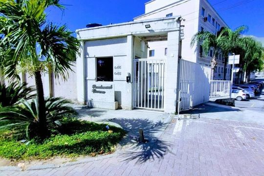 Fachada de apartamento à venda com 2 quartos, 50m² em Bangu, Rio de Janeiro
