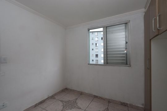 Quarto 1 de apartamento para alugar com 2 quartos, 48m² em Cidade São Mateus, São Paulo
