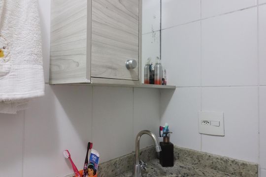 Banheiro Social de apartamento à venda com 2 quartos, 54m² em Paulicéia, São Bernardo do Campo