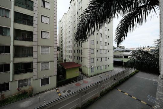 Quarto 2 de apartamento para alugar com 2 quartos, 41m² em Jardim Santa Teresinha, São Paulo