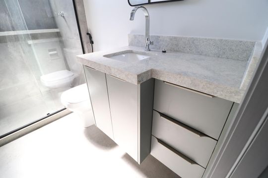 Banheiro Social de apartamento para alugar com 3 quartos, 95m² em Osvaldo Rezende, Uberlândia