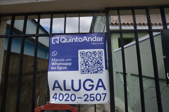 Placa Instalada de apartamento para alugar com 2 quartos, 60m² em Bento Ribeiro, Rio de Janeiro