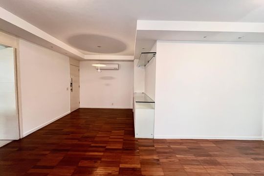 Sala  de apartamento para alugar com 2 quartos, 92m² em Leblon, Rio de Janeiro