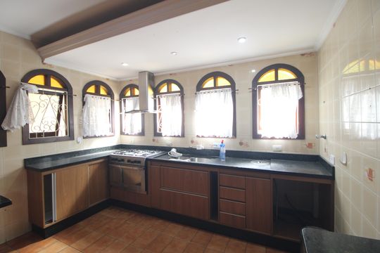 Cozinha de casa para alugar com 4 quartos, 409m² em Vila Campo Grande, São Paulo