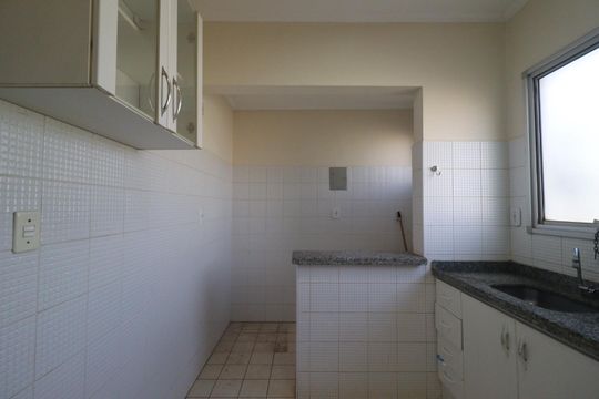 Cozinha de apartamento para alugar com 1 quarto, 31m² em Subsetor Sul - 3 (s-3), Ribeirão Preto