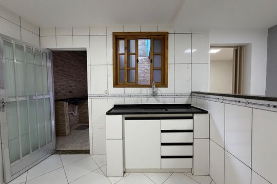 Cozinha de casa para alugar com 1 quarto, 50m² em Curicica, Rio de Janeiro