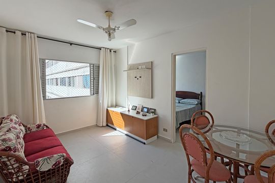 Sala de apartamento para alugar com 1 quarto, 47m² em Itararé, Santos