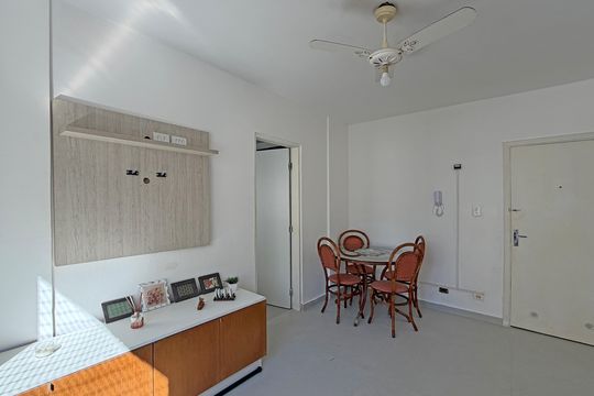 Sala de apartamento para alugar com 1 quarto, 47m² em Itararé, Santos