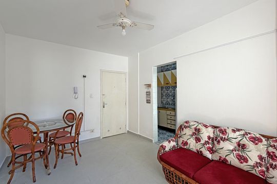 Sala de apartamento para alugar com 1 quarto, 47m² em Itararé, Santos