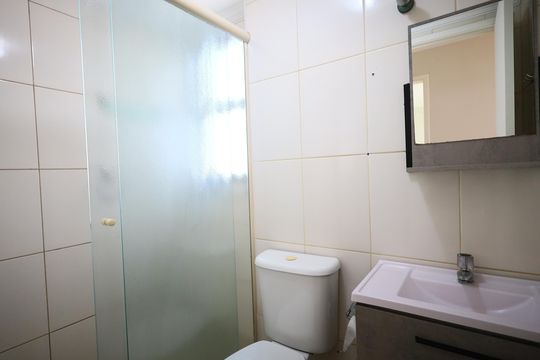 Banheiro de apartamento para alugar com 3 quartos, 64m² em Centro, Osasco