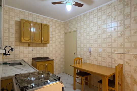 Cozinha de apartamento para alugar com 1 quarto, 68m² em José Menino, Santos