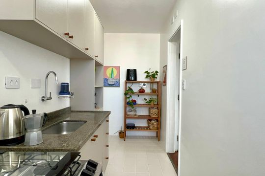 Cozinha de apartamento à venda com 2 quartos, 60m² em Pinheiros, São Paulo