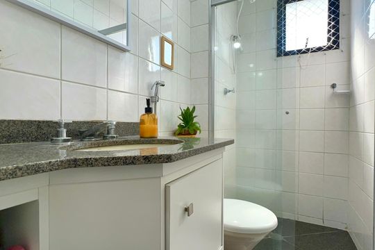 Banheiro de apartamento à venda com 2 quartos, 60m² em Pinheiros, São Paulo