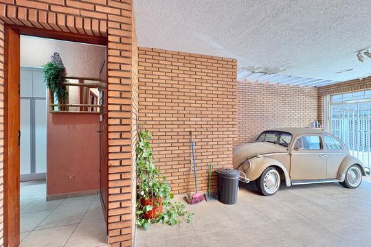 Garagem de casa à venda com 3 quartos, 115m² em Vila Palmeiras, São Paulo