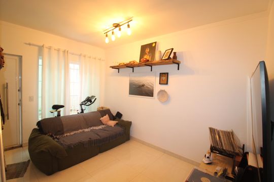 Sala de casa de condomínio para alugar com 2 quartos, 79m² em Parada Inglesa, São Paulo