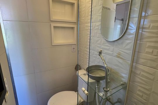 Banheiro social de apartamento para alugar com 2 quartos, 45m² em Colônia Agrícola Águas Claras, Brasília