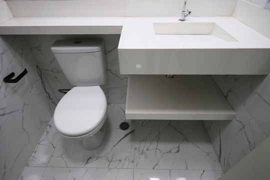 Banheiro de apartamento à venda com 2 quartos, 40m² em Padroeira, Osasco