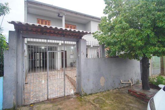 Fachada de casa à venda com 2 quartos, 200m² em Santos Dumont, São Leopoldo
