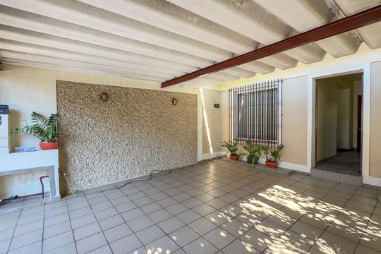 Garagem de casa à venda com 3 quartos, 156m² em Itaim Bibi, São Paulo