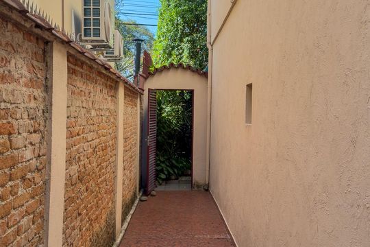 Corredor de casa à venda com 3 quartos, 156m² em Itaim Bibi, São Paulo