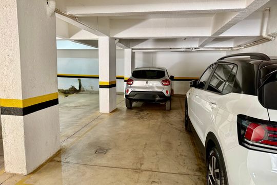 Garagem de apartamento à venda com 3 quartos, 77m² em Europa, Contagem