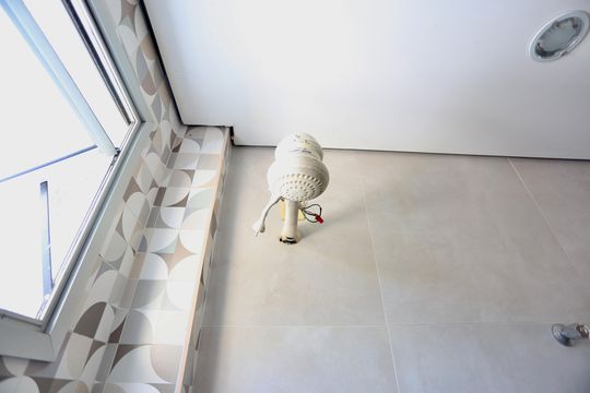 Banheiro da Suíte de apartamento à venda com 3 quartos, 77m² em Europa, Contagem