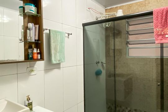 Banheiro  de casa à venda com 2 quartos, 276m² em Parque Cisper, São Paulo