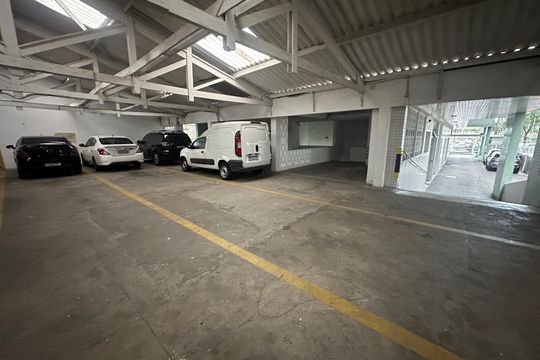 Garagem de apartamento para alugar com 3 quartos, 105m² em Itararé, São Vicente