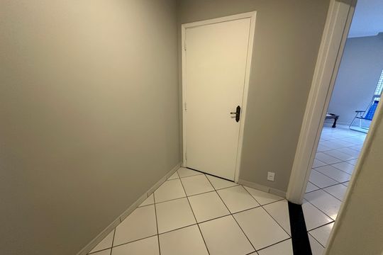 Hall de apartamento para alugar com 3 quartos, 105m² em Itararé, São Vicente