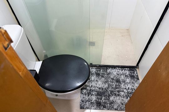 Banheiro de apartamento para alugar com 1 quarto, 54m² em Macuco, Santos