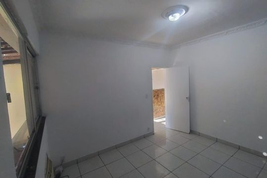 Quarto de apartamento para alugar com 2 quartos, 45m² em Parque Anchieta, Nilópolis