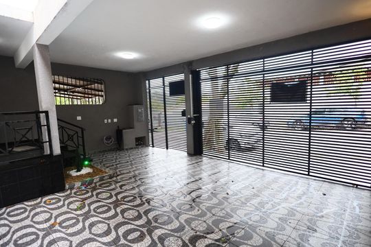 Garagem de casa à venda com 3 quartos, 150m² em Parque Continental, São Paulo