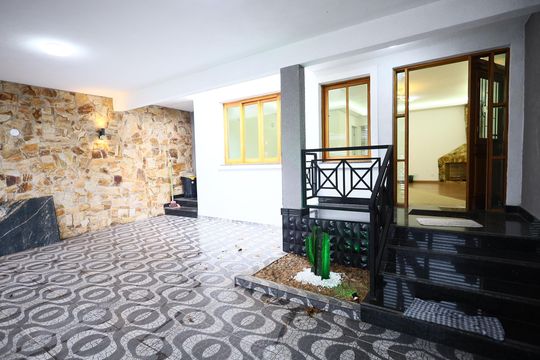 Garagem de casa à venda com 3 quartos, 150m² em Parque Continental, São Paulo