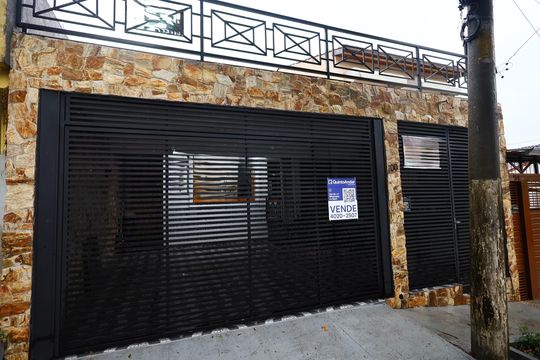Fachada de casa à venda com 3 quartos, 150m² em Parque Continental, São Paulo