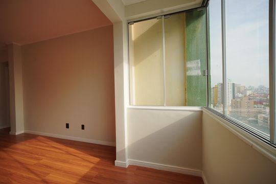 Sala de apartamento para alugar com 3 quartos, 80m² em Campinas, São José