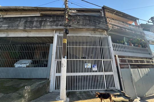 Fachada com placa de casa para alugar com 2 quartos, 76m² em Bandeiras, Osasco