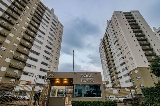 Fachada de apartamento para alugar com 2 quartos, 69m² em Jardim Carvalho, Porto Alegre