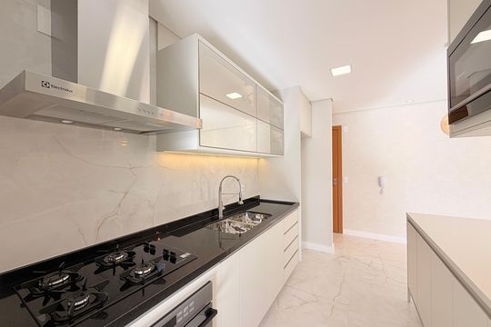 Cozinha de apartamento à venda com 2 quartos, 95m² em Portal do Paraíso Ii, Jundiaí