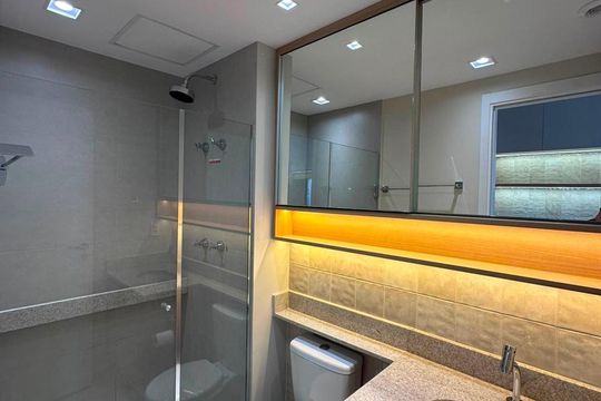 Banheiro de apartamento para alugar com 1 quarto, 24m² em Vila Olímpia, São Paulo