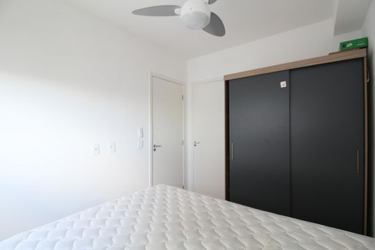 Quarto 1 de apartamento para alugar com 2 quartos, 35m² em Jardim Mirante, São Paulo