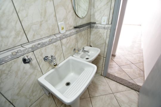 Banheiro de apartamento para alugar com 1 quarto, 44m² em Centro, Campinas